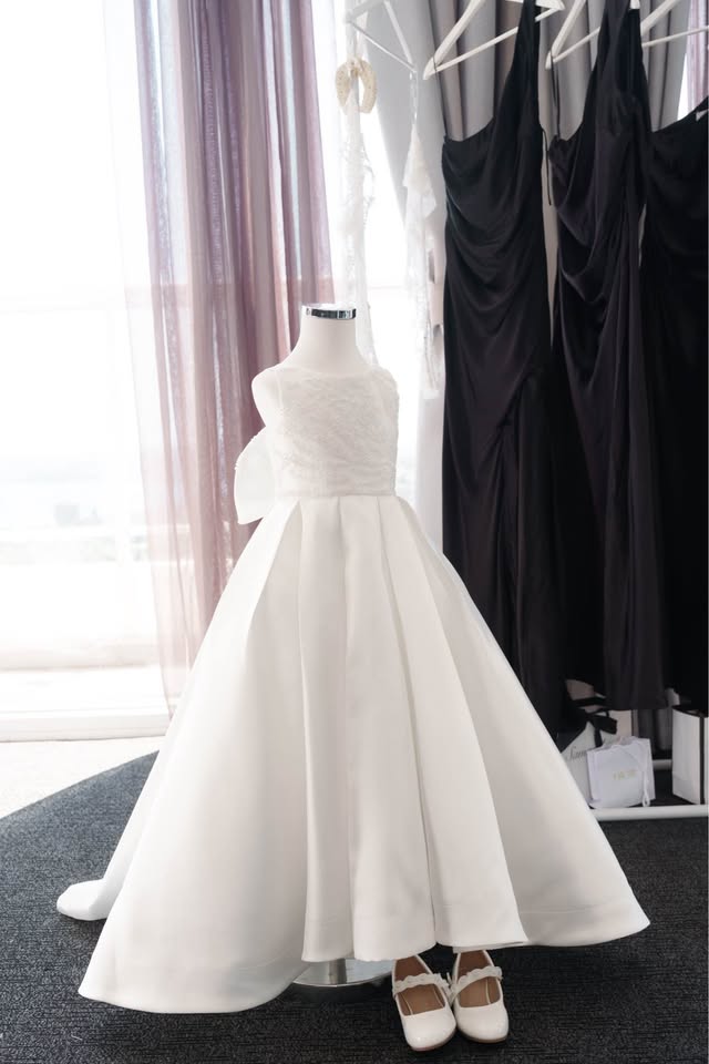 Flower Girl Mannequin